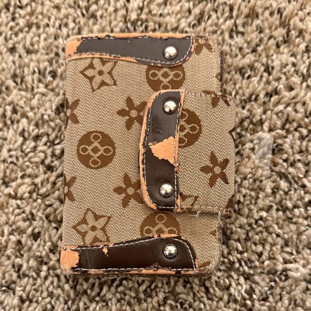Vintage Brown Patterned Wallet - Picture 2 of 5